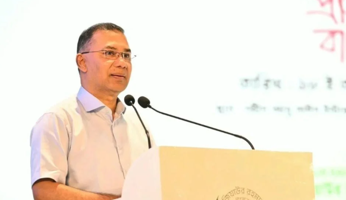 আ.লীগকে ফিরিয়ে আনার চেষ্টা করলে জুলাই শহীদদের সঙ্গে প্রতারণা করা হবে: প্রধানমন্ত্রী